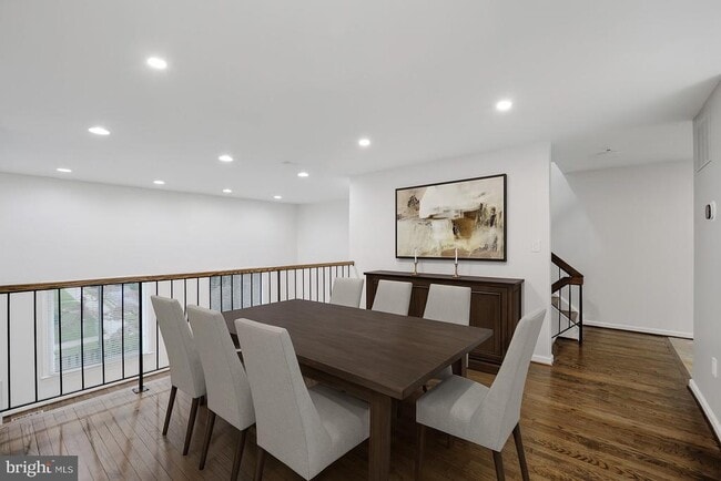 Building Photo - 6929 Mclean Park Manor Ct