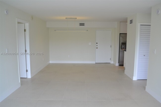 Building Photo - 255 Galen Dr