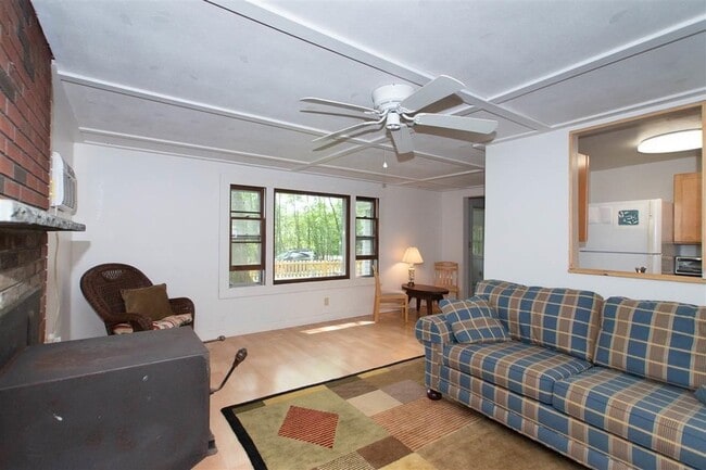 Building Photo - 108 Linden St