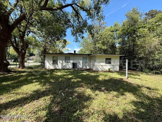 Building Photo - 3078 W 15th St