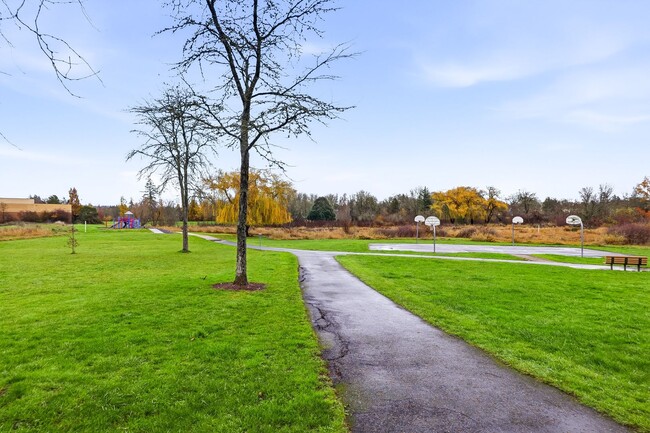 Building Photo - Greenway Park Neighborhood