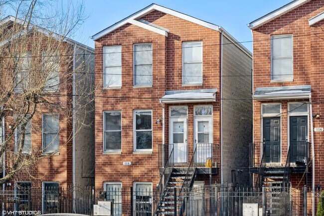 Building Photo - 118 N Leavitt St