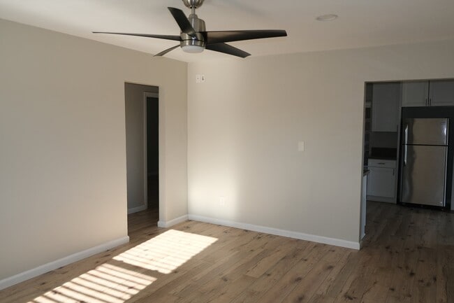 Building Photo - 1112 Flamingo Ave