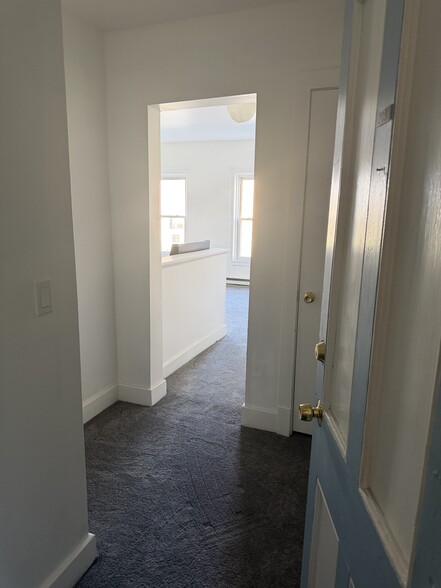 Entryway - 142 Washington Ave