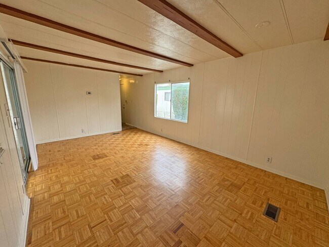 Building Photo - 70210 CA-111