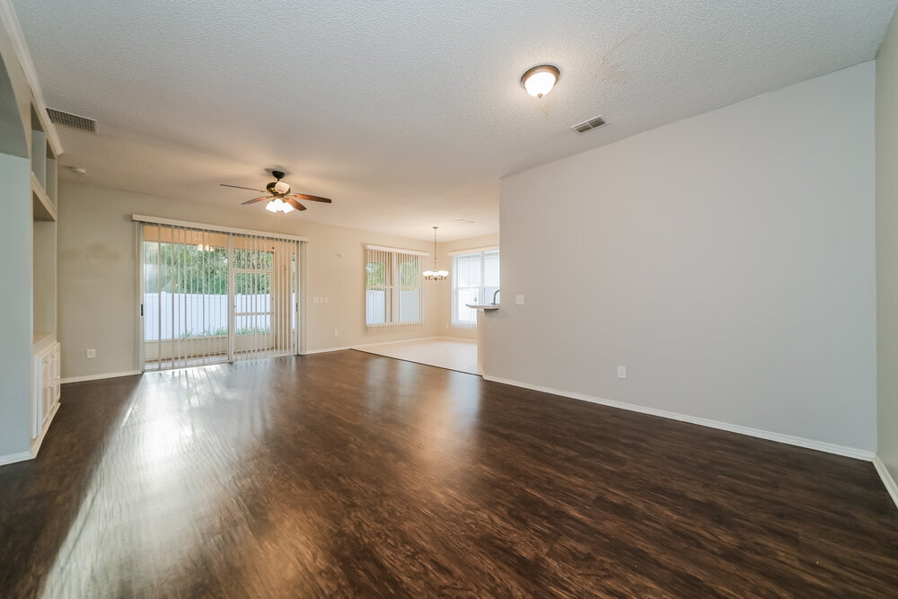 Building Photo - 1136 Cherry Valley Way