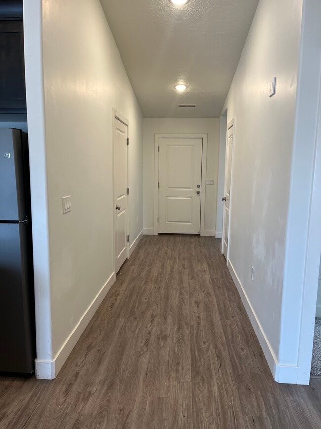 Building Photo - 2155 N 550 W