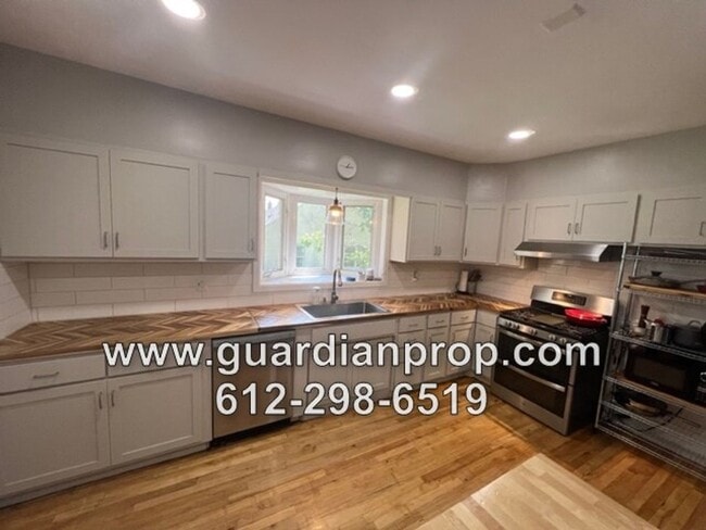 Building Photo - House Available August 1, Updated Kitchen ...