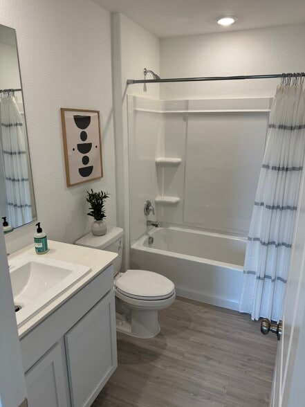 Building Photo - 3822 Pontchartrain Pky