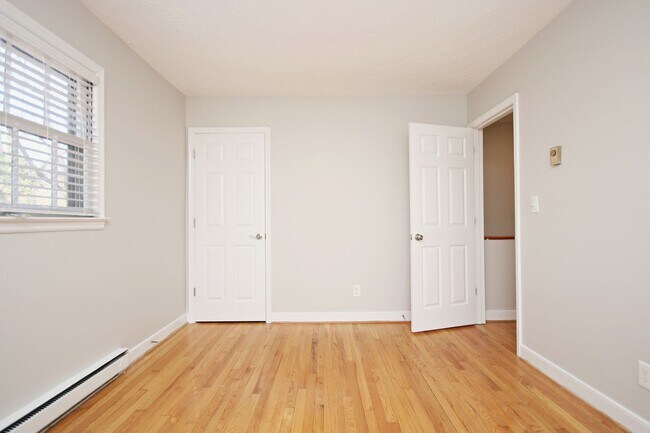 Building Photo - Nicely Updated Duplex Near UVA Medical Center