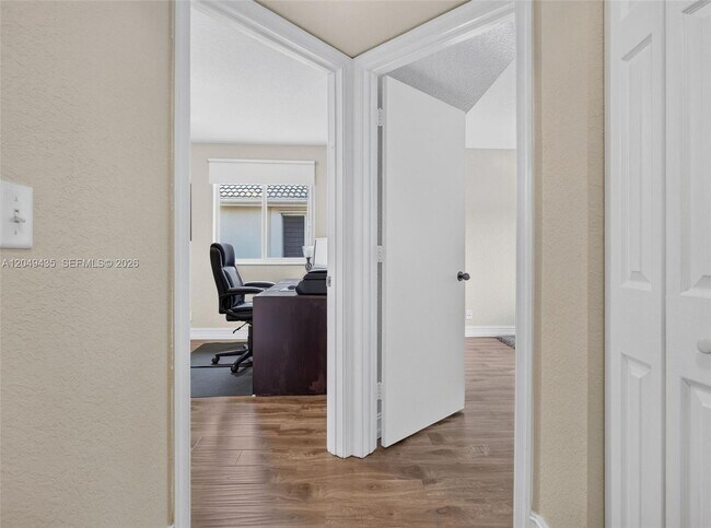 Building Photo - 2475 Cordoba Bend