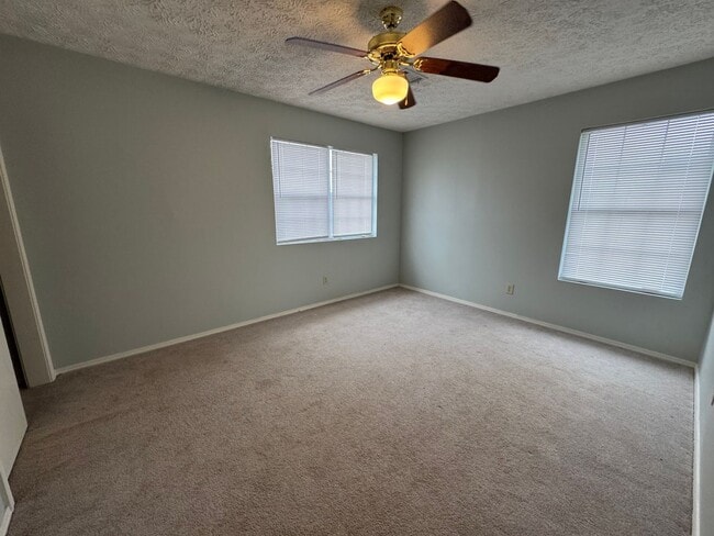 Building Photo - Large 3/2.5 House on Martha Berry Hwy- $1,395