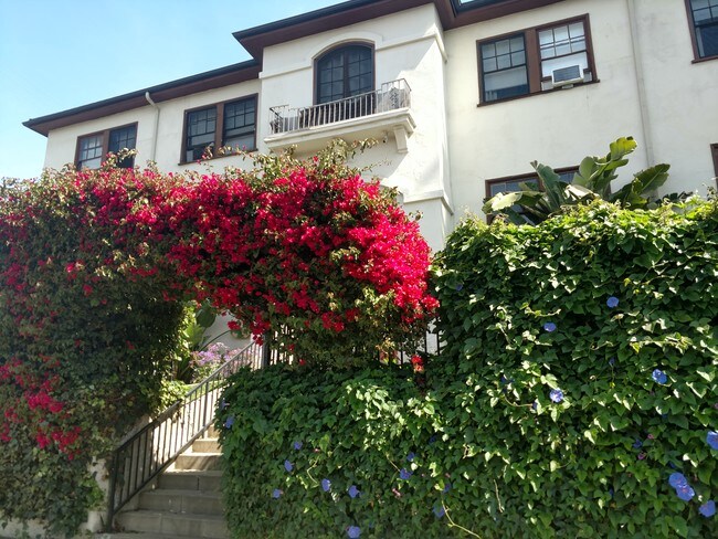 Primary Photo - 860 E Kensington Rd