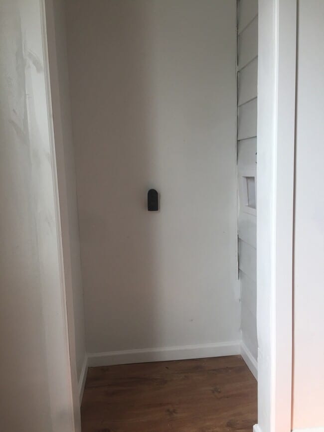 Building Photo - Large 2nd Floor, 4 Bedroom Apartment in York City Near Farquhar Park