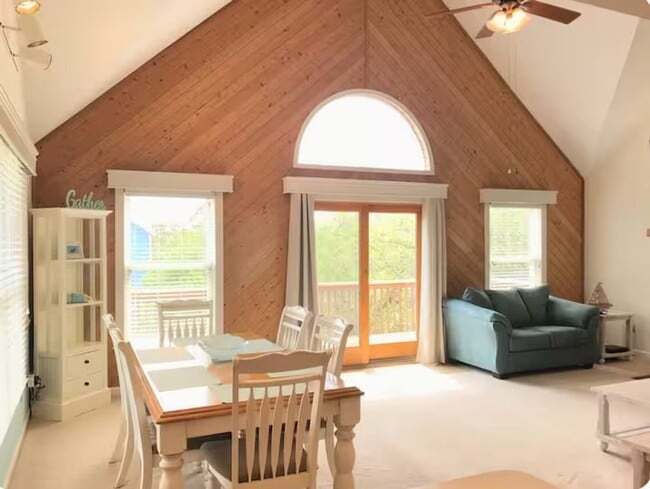 Building Photo - 4 Bedroom 2.5 Bath Home in Nags Head