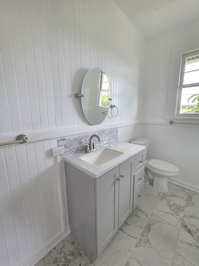 Building Photo - 418A Kukuau St