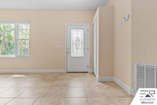 Building Photo - 16 Pinelynn Dr