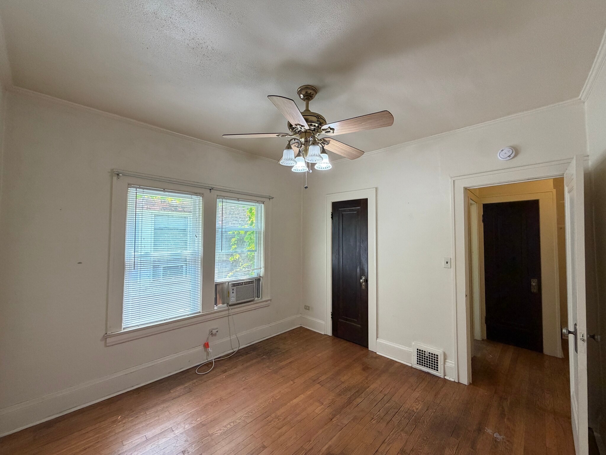 Building Photo - 1357 Phelps Ave