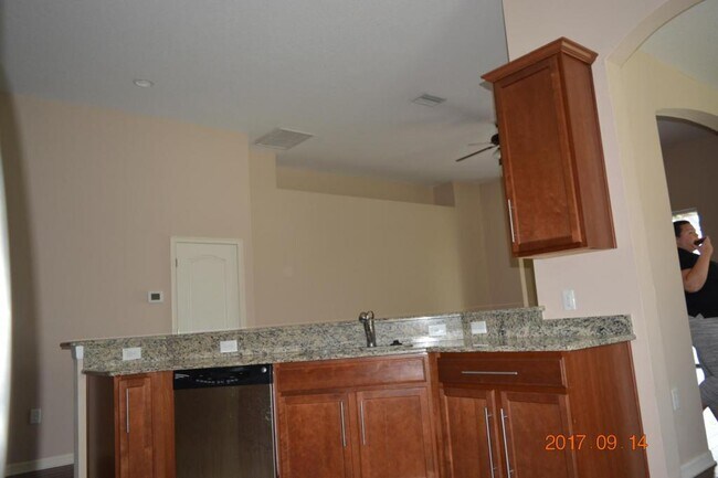 Building Photo - 5612 Aral Dr