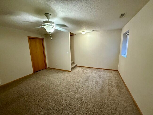 Building Photo - 721 Broderick Dr NE