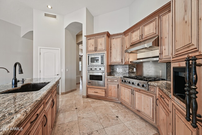 Building Photo - 6057 E Campo Bello Dr