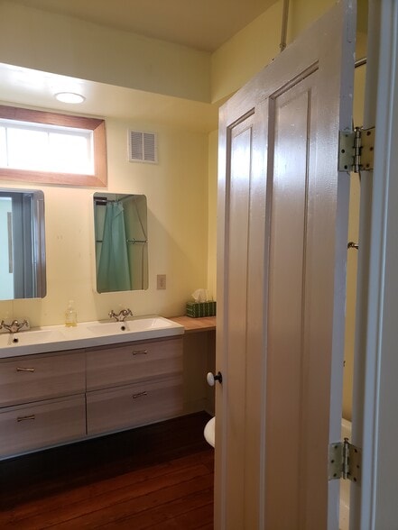 Building Photo - 503 Wachovia St