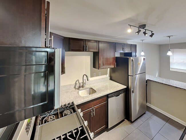 Building Photo - Lantern Square Apartments-A3