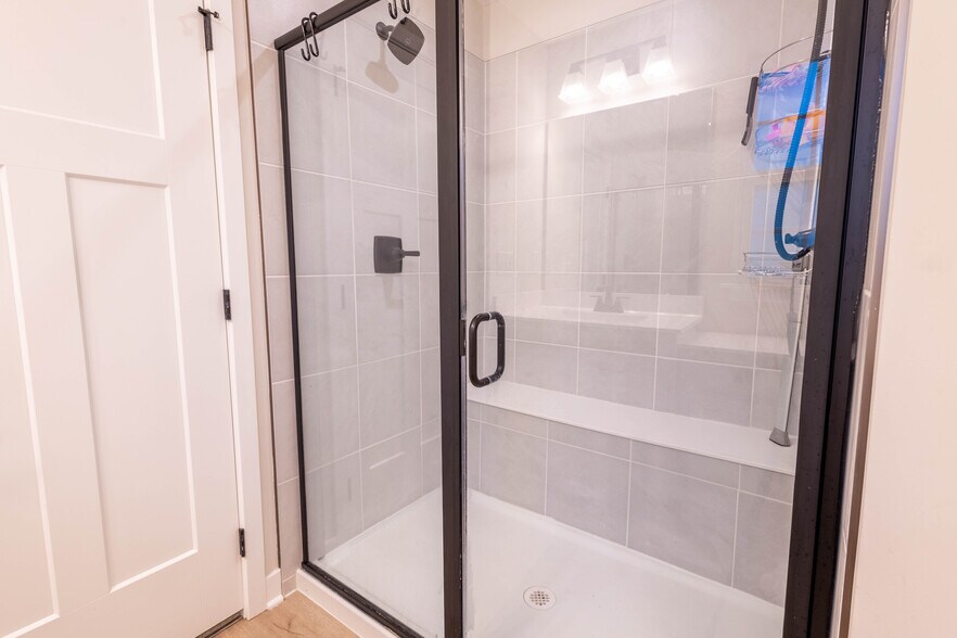 Building Photo - 6800 Frey Ln