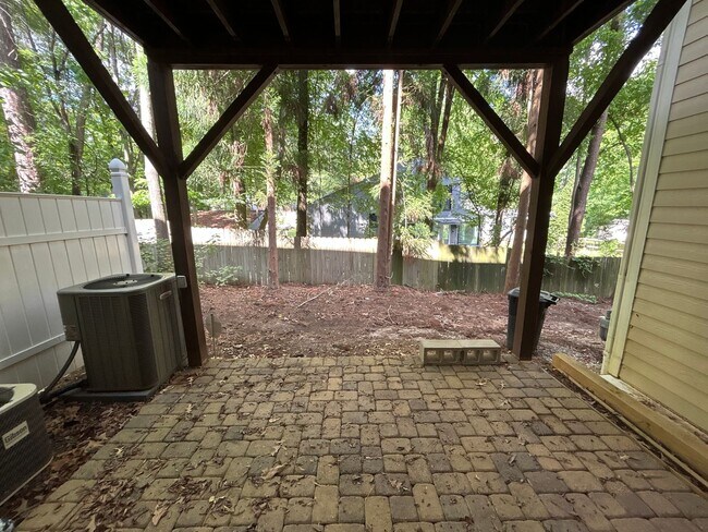 Building Photo - 3 Bedroom | 3.5 Bathroom Raleigh Townhome