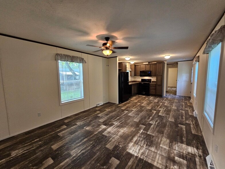 Primary Photo - 12 Woodside Ln