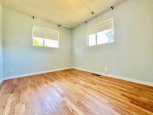 Building Photo - 4245 S 183rd St