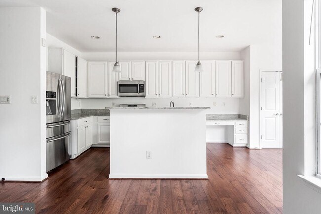 Building Photo - 21562 Iredell Terrace
