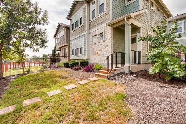 Building Photo - 1813 Carlson Dr