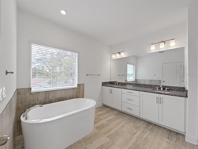 Building Photo - 3816 W North A St