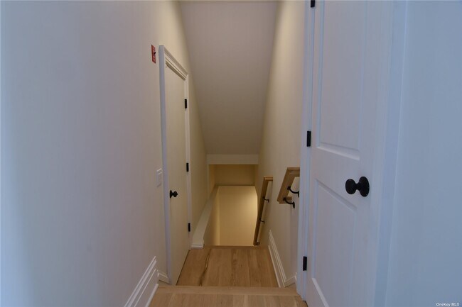 Building Photo - 1 Madison Pl