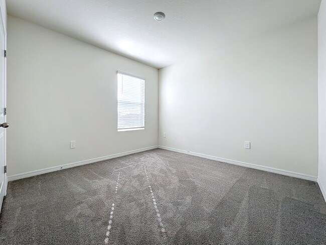 Building Photo - 12744 Lateral Root Dr