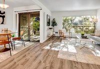 Building Photo - Downtown Bellevue 2 Bedroom 1.5 Bath 2 story Condo