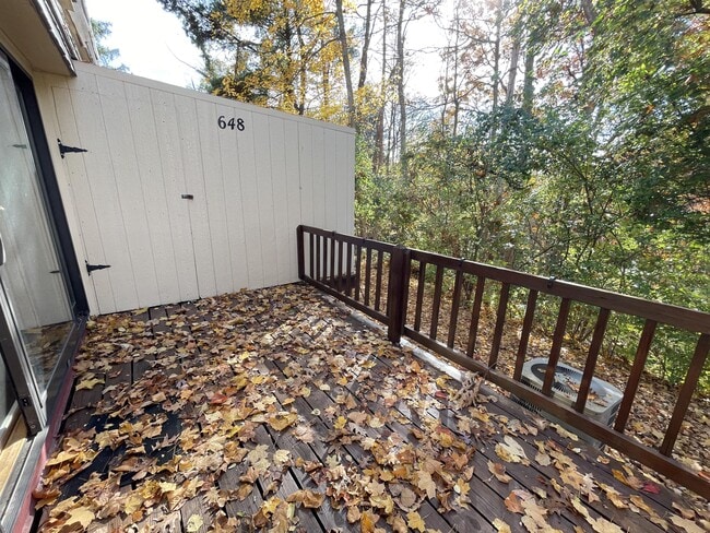 Building Photo - 648 Carriage Cir