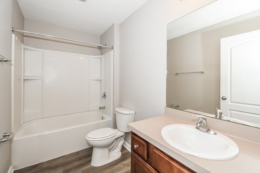Building Photo - 95339 Mistwood Ct