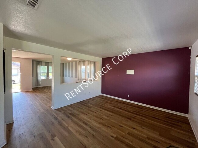 Building Photo - 37515 Limelight Way