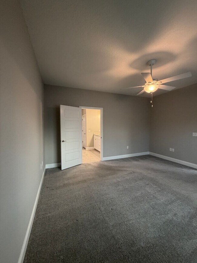 Building Photo - 158 The Villas Wy