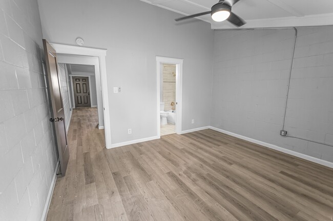 Building Photo - 1315 Alliance St