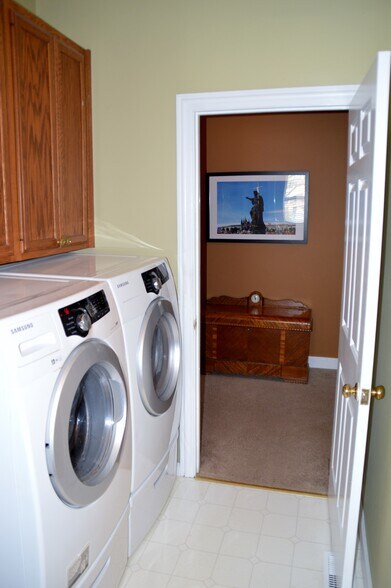 Building Photo - 32 Wilson Ave