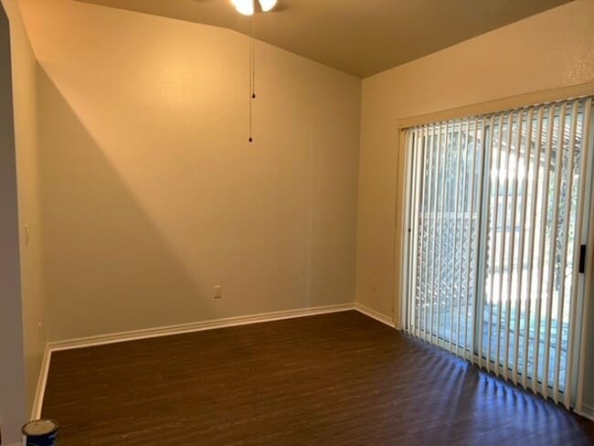 Building Photo - Vineyard home with luxury vinyl plank. Close to schools, shopping and transportation.