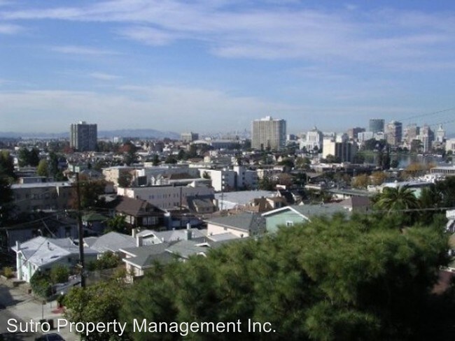 Building Photo - 611 E 20th St