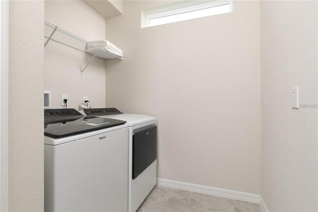 Building Photo - 7328 Oakmoss Loop