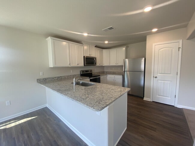Building Photo - 8100 Derby Wood Ln