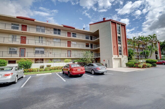 Building Photo - 14747 Cumberland Dr