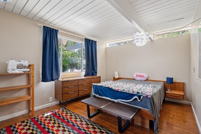 Building Photo - 3767 Gainsborough Dr