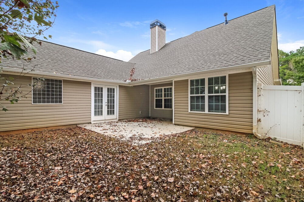 Building Photo - 224 Greenview Dr